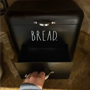 Never used rae Dunn bread holder.